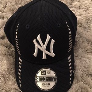 nY Yankees hat toddler size